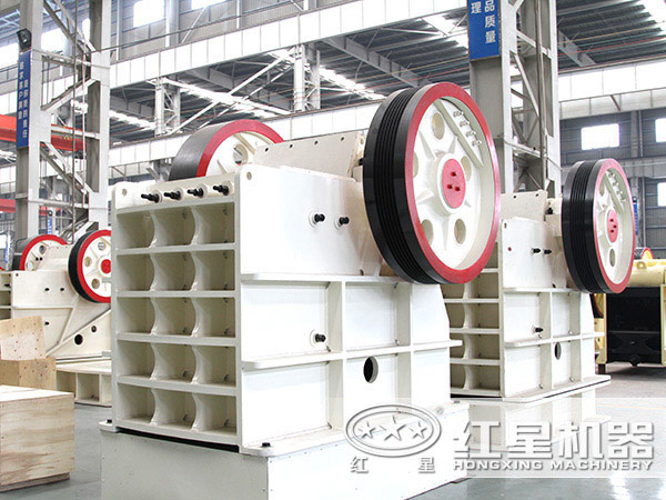 紅星碎石機側(cè)面圖